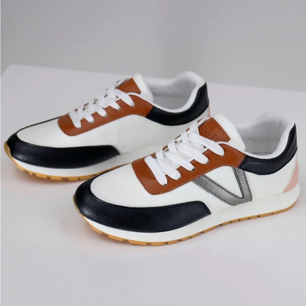 Grace & Lace Women’s multi-color street fashion sneakers. Size 8